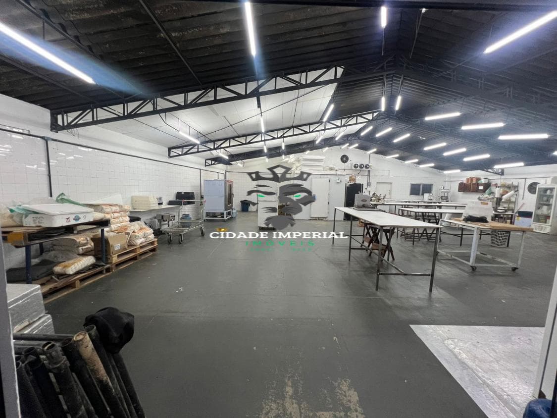 OPORTUNIDADE DE NEGOCIO. PASSO PONTO DE FABRICA DE SALGADOS EM CORREAS TODA EQUIPADA E COM FATURAMENTO.