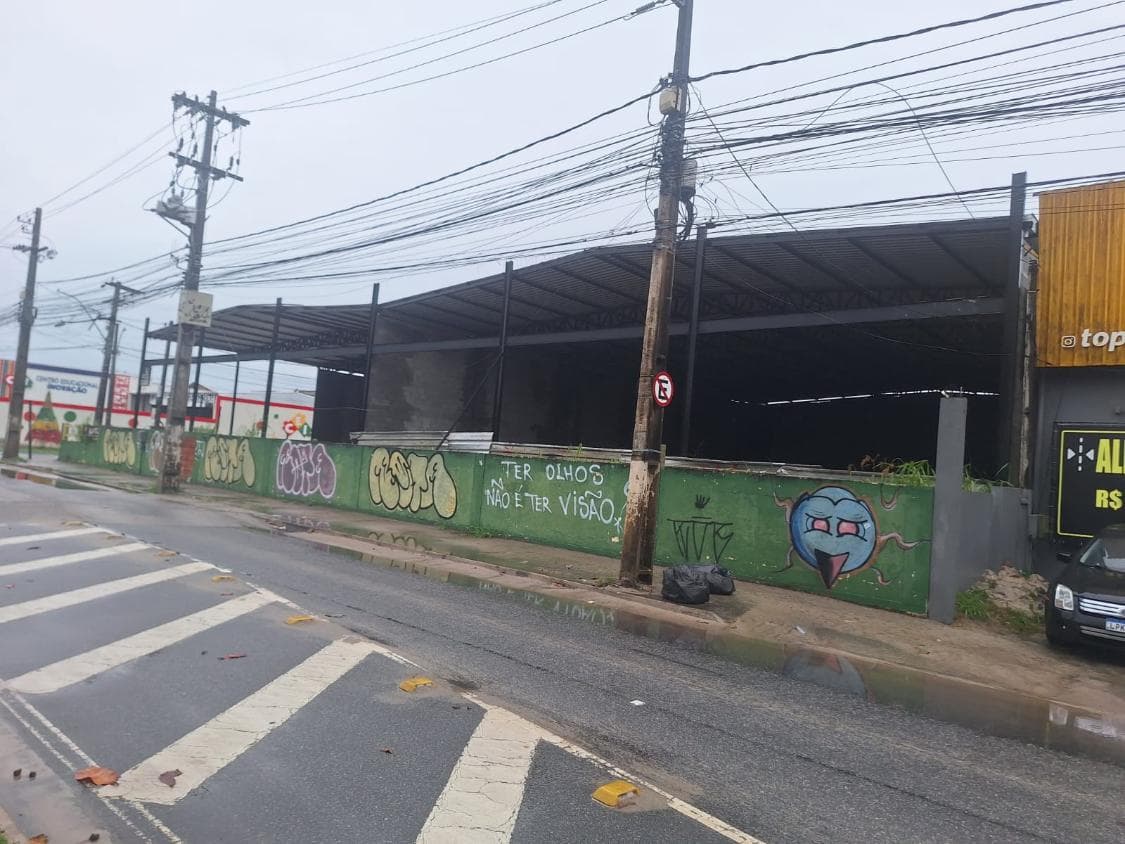 GALPÃO PARA LOCAÇÃO 608M2-FRENTE PARA A AV AMARAL PEIXOTO