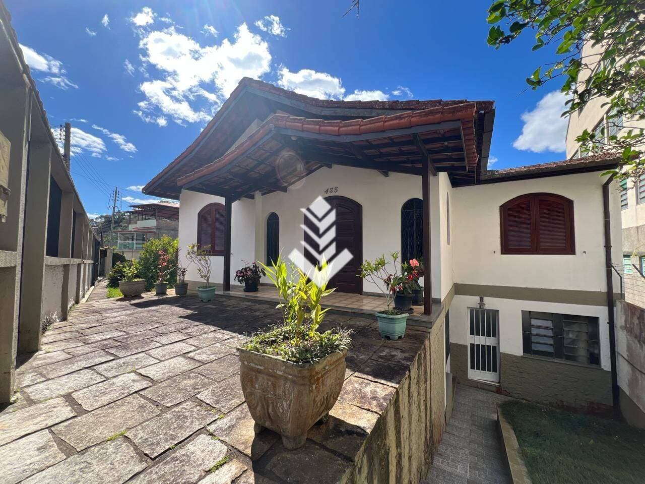 Casa com 4 quartos, 536 m² - Catarcione - Nova Friburgo/RJ