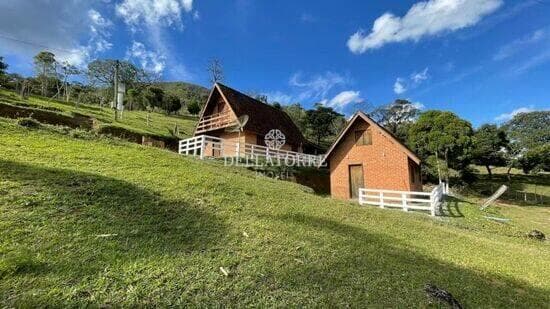 Chácara com 4 quartos, 21.000 m² - Laranjeiras de Caldas - Caldas/MG