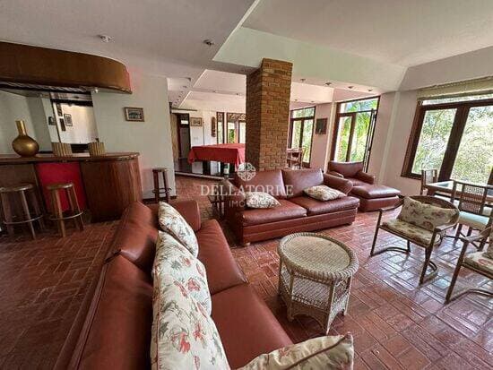 Casa com 8 quartos, 555 m² - Carlos Guinle - Teresópolis/RJ