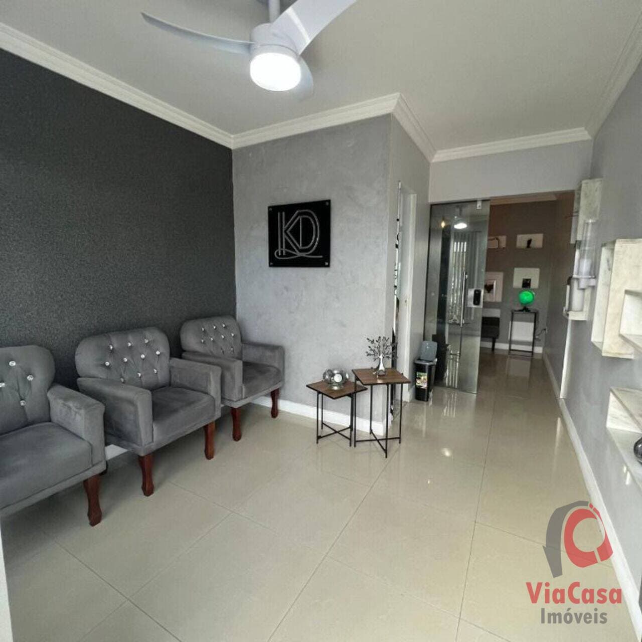 Loja em Professor Leandro Faria Sarzeda - Village Rio das Ostras - Rio das Ostras/RJ