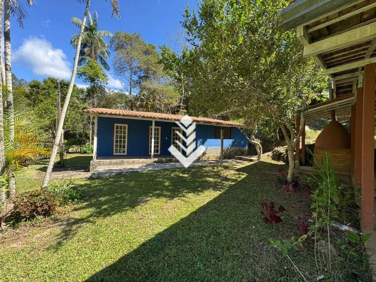 Sítio com 4 quartos, 52.009 m² - Arraial de Santo Agostinho - Bom Jardim/RJ