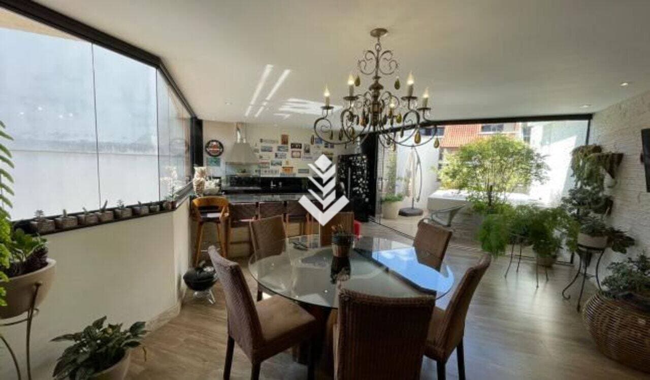 Cobertura com 4 quartos, 250 m² - Centro - Nova Friburgo/RJ