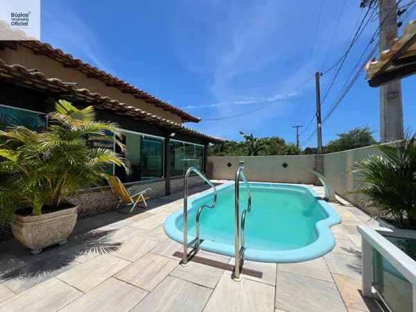 Casa em Condomínio com piscina privativa