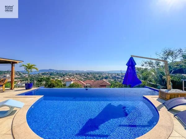 Casa Alto Padrão, em rua pública, com vista para o Mar